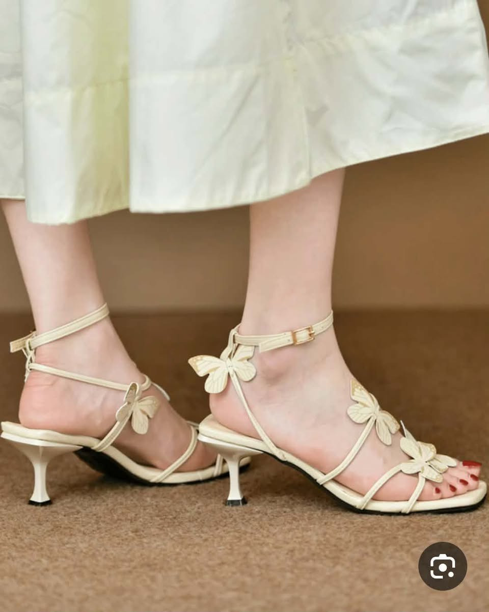 حداء شكل فراشة بهل جمااال انيق ونازك لون بيجي قياس 38السعر بس10


**إذا كنت صاحب هذا الإعلان وتريد حذفه لأي سبب، رجاءا أرسل رسالة إلى الدعم الفني**