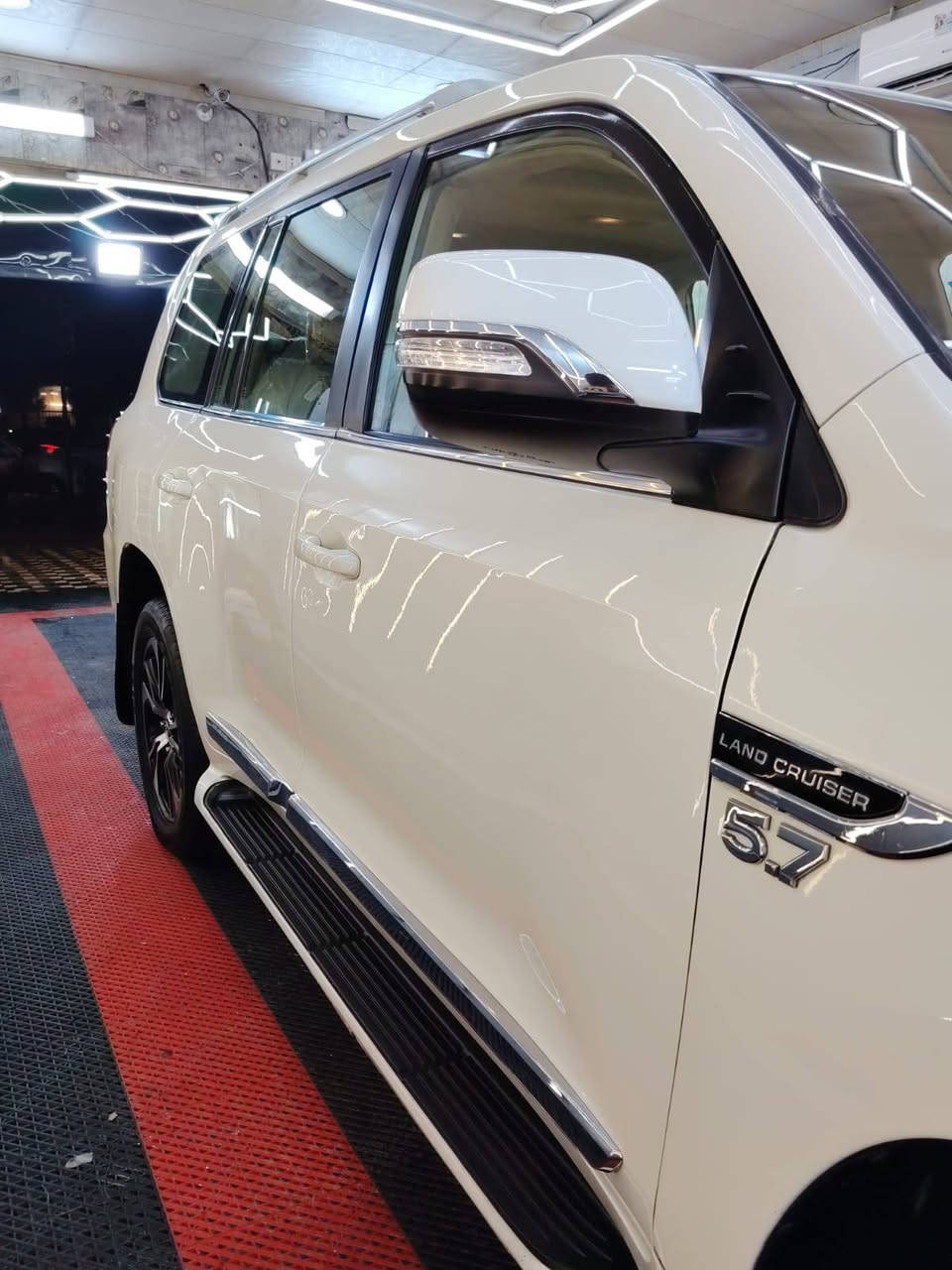 السلام عليكم
لاندكروزر بيع أو مراوس بسيارتين
موديل 2021 فول مواصفات لكزز
محرك 8 سلندر 5700 
مغلفه BBF  بالكامل 
تراي زيرو 
رقم بغداد مكانها بغداد الكرخ
سعرها 50الف 💲 او مراوس بسيارتين 
أو مراوس بتاهو حديث حتلو انطي فرق


**إذا كنت صاحب هذا الإعلان وتريد حذفه لأي سبب، رجاءا أرسل رسالة إلى الدعم الفني**