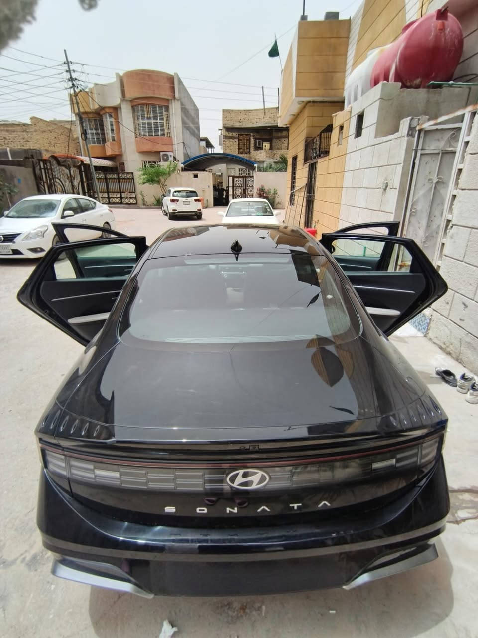 السلام عليكم

سوناتا موديل

2025

ماشيه 14 آلاف كيلو

اللون أسود 

مواصفات

شاشه 

كامره

لايت عدسات

بصمه

رادار امامي

رادار خلفي

رادار جانبي

لد امامي خلفي

ويل كب

توقف ذاتي 

قياده ذاتيه

تنبيه خروج عن المسار

تحديد مسار 

فول تحكم ستيرن

كشن السائق كهرباء

تدفئه بالكشنات

تدفئه بالاستيرن 

داخل  اسود

شفتات 

كير تعليك

تبريد بيانو لمس

ترحيب عند الاقتراب

صندوق ذكي

تشغيل عن بعد

محرك 2500✈️
 
شخط جانبي على طول السياره بدون ايرباك 
" مصلح دون تبديل"

السعر 215$

رقم بصره  باسمي (شهداء ) 
 
للاستفسار
***********
