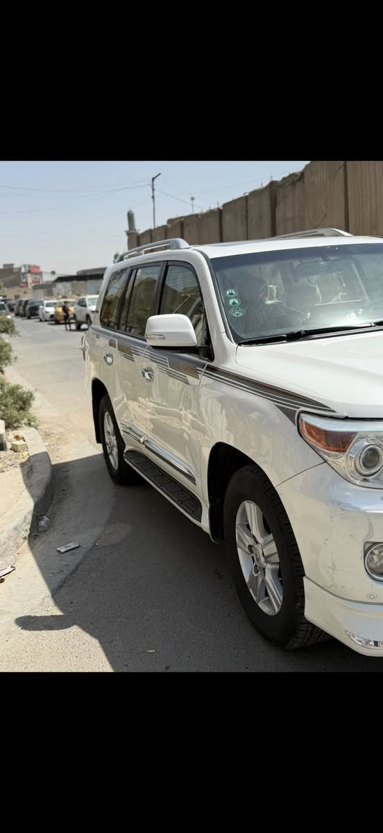 سلام عليكم  للبيع او مراوس لاندكروز موديل 2012معروضه 335 وبيه مجال بلخير على ياخذه رقم بغداد باسمي مكينه 6 سلندر غير مفتوحه كير كذالك غير مفتوح  شرط الفحص سياره ماشيه 174 حقيقي تبريد ثلج صدر امامي خلفي جديد تخم تاير جديد سياره جاهزه كل نقص مابيه مواصفات سياره فول 1/1 سلايت روف بصمة تشغيل + تشغيل عن بعد 7 راكب 3 قطع تبريد فور ويل  شاشه كبيره كشنات جلد + كراسي كهرباء (((((( سياره مكفوله من الضربه والصبغ والفتح وتبديل ماعدى مكانات بارد))))) شرط الفحص سياره احلا من الصور 
بغداد الشعب *********** خاص مفتوح
