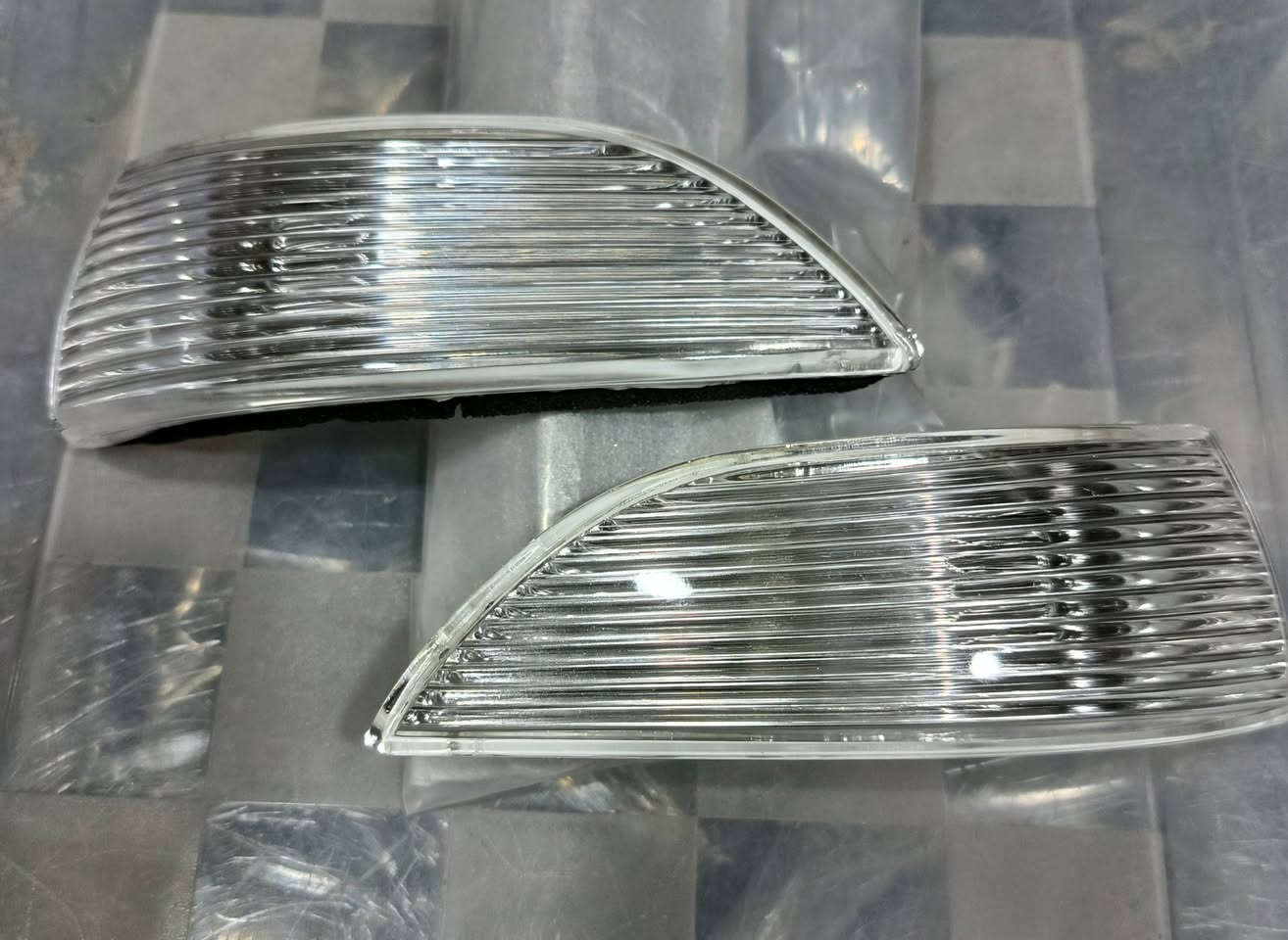 اشارة مرايه جانبيه 
النترا 2007-2011
سوناتا صابونه 2010
سوناتا مضلع 2012
سنتافيا 2011
سعر الوحده 10 الف 
ميسان حي صناعي مجاور مطعم بيت السيد 
محل هيمن 
*********** واتساب
