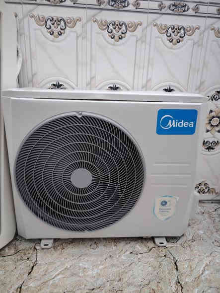 سبلت للبيع نوعية ميديا طنين بي ليك كامل مع ملحقاته جهاز نظيف سعره 200 بغداد مدينة الصدر ***********
