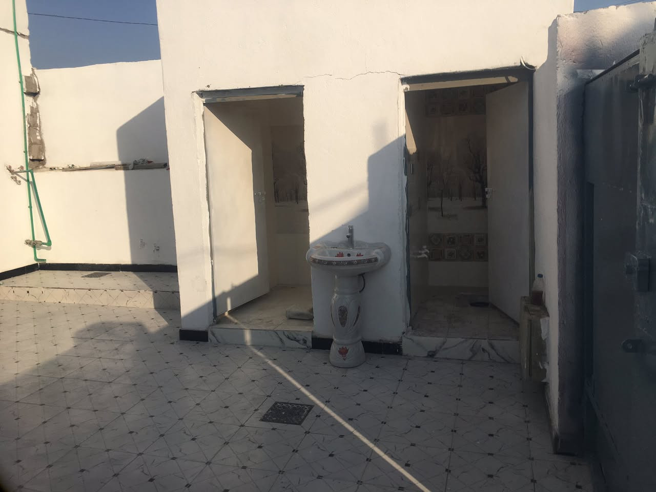 بيت للبيع حي الشهداء بشارع باسم الحلاق بل زراعي مساحه 200متر  اتصال ***********/ ***********
