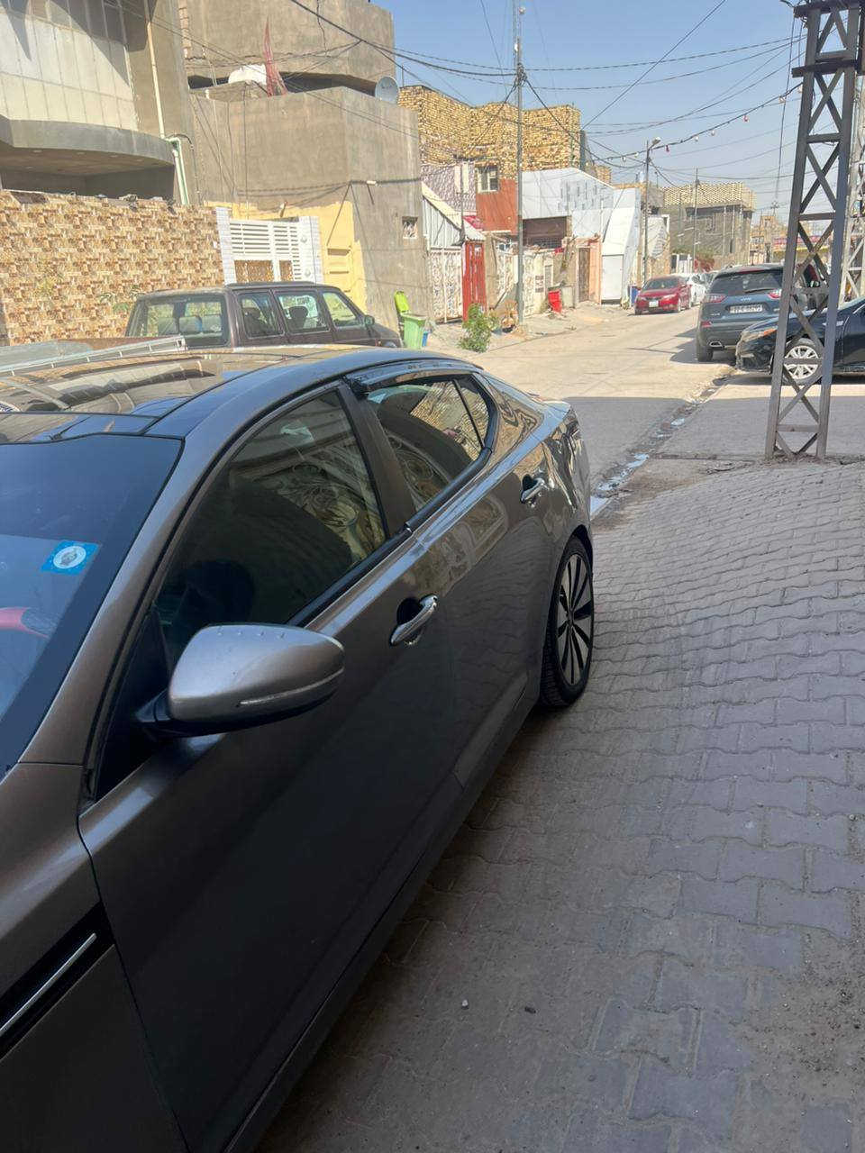 سلام عليكم 
كيا اوبتيما ٢٠١٢
 ويل رياضي ١٨ 
كشنات جلد 
موضفات VIB
بصمه 
بنرامه 
قطعتين تبريد 
بيها ضرر ٣ قطع تبديل و٢ صبغ 
سعر ٩٥ ورقه وبيها مجال بسيط 
العنوان النجف حي ميسان 
هاتف ***********
