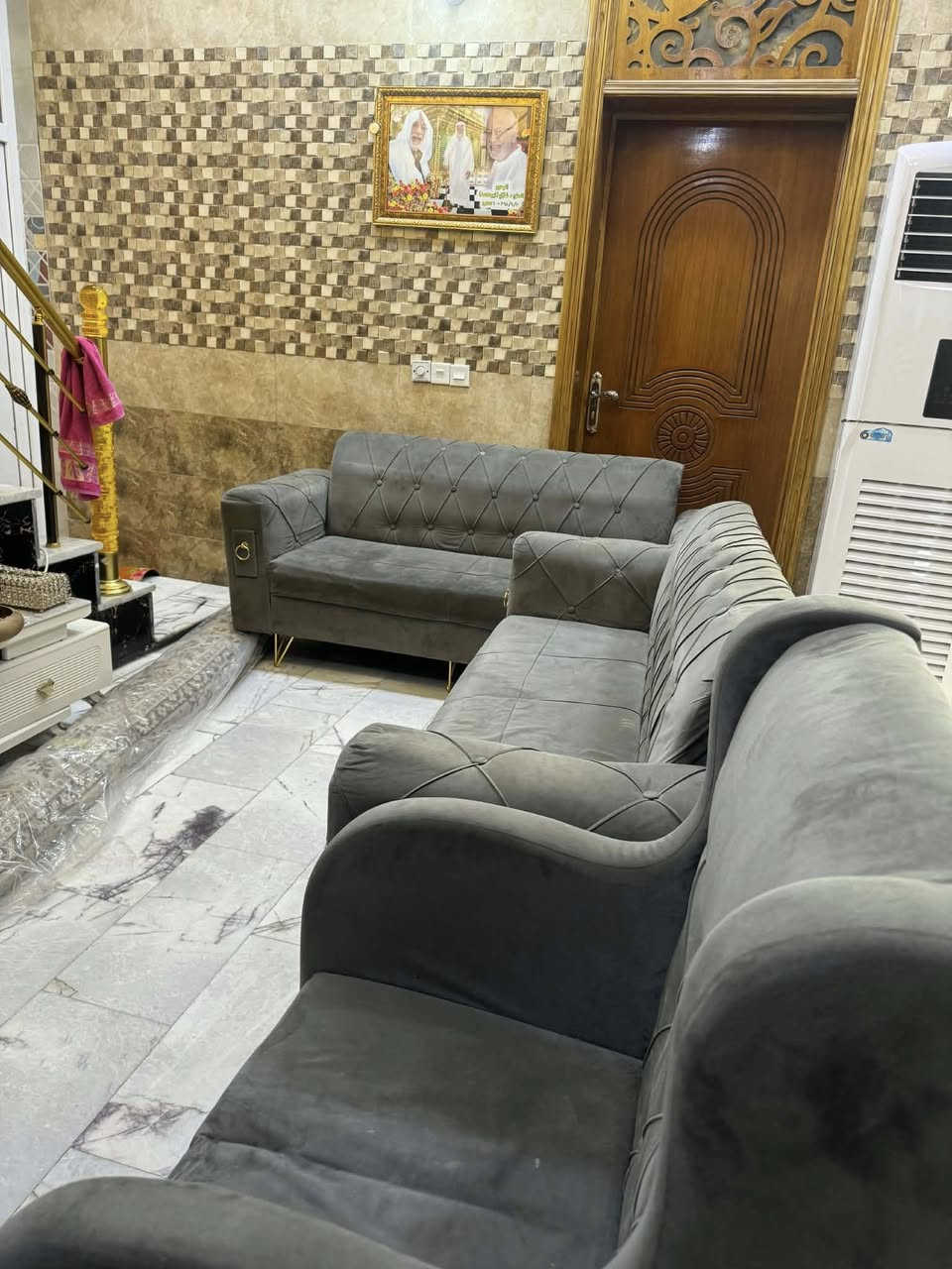 السلام عليكم
تخم عشر مقاعد للبيع 
العنوان بابل حله مركز المدينه 
للاستفسار المراسله او الاتصال 
***********
