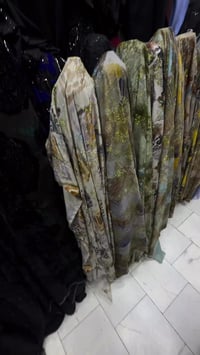 مخاوير • إشارة • ملابس