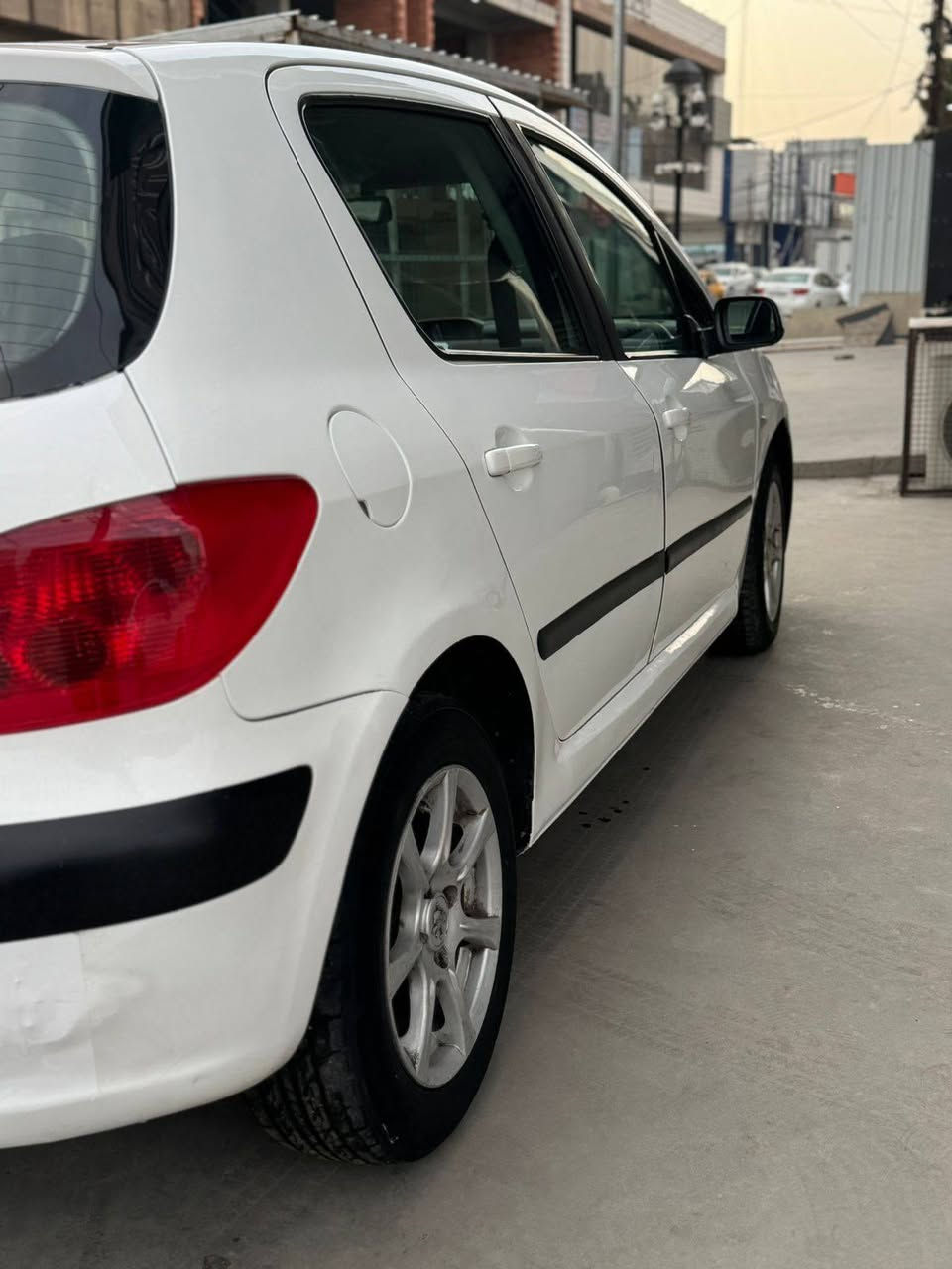 سلام عليكم بيجو ٣٠٧ فرنسي موديل 2006  للبيع  جاهزه من كلشي گير مكينة حدادية كهربائيات تبريد شاشة رقم بابل  انگليزي مشروع وطني بأسمي هزه جديد 
السعر ٦٠ وبيها مجال 
مكاني بغداد 
للستفسار  ***********
