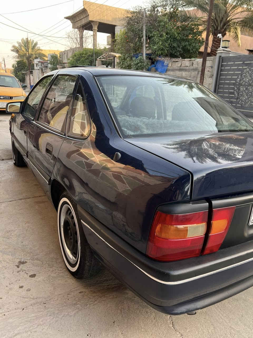 اوبل فكترا للبيع موديل 1992 اللون أزرق نيلي صبغ حديث للجمالية فقط بدون حادث رقم كركوك انكليزي سنوية مشروع وطني للسنة 2031حجم 16 مواصفات پاور+ سلايد+ قايش عريض+ ABS+غرفة رصاصي
سعر 41$
مكان كركوك تازة 
***********
