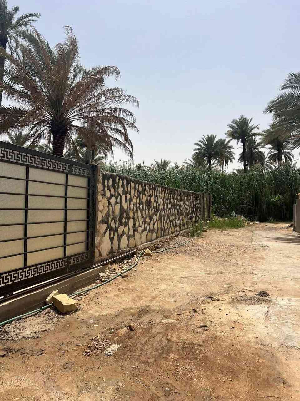 قطعه ارض  بمساحة 800متر سند 25 اقرار محكمه بسعر 150قابل للتفاوض ---العنوان كربلاء طريق بغداد عمود 54 قرب جامعة الزهراء شارع العميشيه والطريق الثاني شارع السيده زينب القنطره البيضاء  ودخولا الى شارع العميشيه للاستفسار ***********
