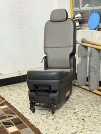 كشن وسطاني سيدونا جلد جديد جدا مكانه بغداد 07717417826