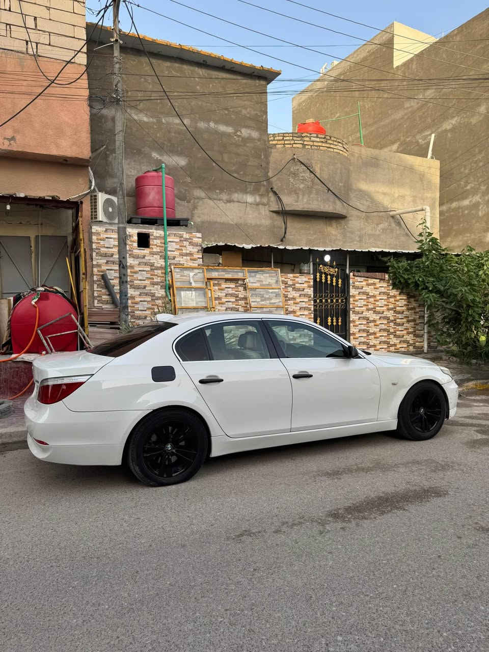 السلام عليكم 
بي ام دبليو 
2009 528i

السيارة وارد امريكي حادثها الجاملغ فقط
وصار بيها ضربه خفيفة كلش بالجاملغ مال السايق
السيارة خير من الله كاملة مكملة
مكينة كير تبريد ثلج 
الباقي تجي وتشوف بعينك
السيارة عروسة وناقصها بس خيال الله شاهد
كاملة من كل. النواحي
ومستعجل ع البيع لان ظروف خاصة
ورقمها اربع ارقام مميز بأسمي بغداد
سنوية لل 2028
فقط كونترول الجام واكف ومشتري وبعده بالحيس تاخذ وياه
ووياها ٣ تايرات وويل كب تاخذهن ويه السيارة
السعر المطلوب ١٣٥ ورقة
كل شي اكو بالسوك وخواتها اغلى بهواي بس لان الظرف
للتواصل فقط على الرقم غير متواجد على الفيس : 

***********

*********** البصرة, العراق
