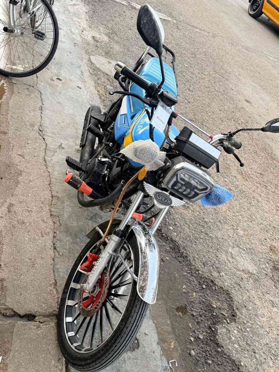 للبيع سونك 2024 مشدود  شكل25
فول مواصفات شاشه شغاله 
كهربائيات كلهن شغالات 
جاهزه من كلشي مال جناي محرك200cc 
مكينه بلاد مامفتوحه عل وضع شركه الك لفحص 
حلوا شلعه ومعدل 
جاهزه منفيس كامله وياها ورقة منفيس 
السعر 800 وبيها مجال 
*********** الرمادي, الأنبار
