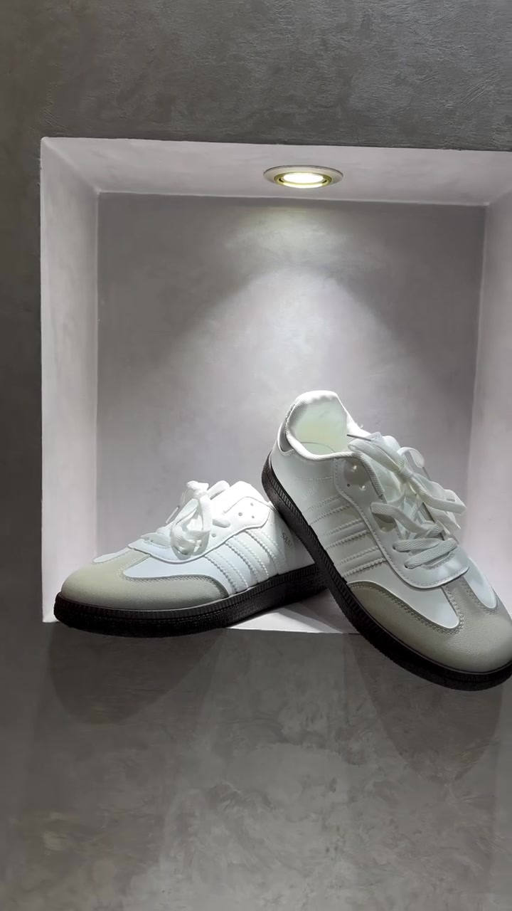 حذاء سامبا كوالتي عالي👟
سعر القطعه:15الف بس🔥
والتوصيل مجاني لجميع المحافظات🚚
متوفر لون الاسود والاييض 
متوفر جميع القياسات 
***********
#ماتكمل_كشختك_اله_وية_لورك_شوز
#العراق 
#اكسبلور_فولو 
#بغداد
