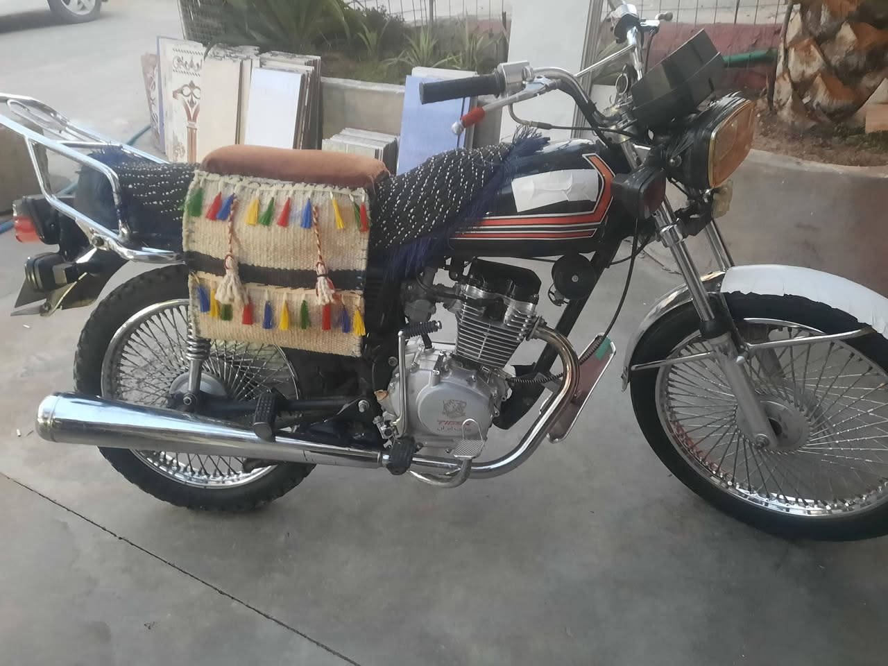 سلام عليكم دراجه تايكر موديل ٢٠ مكفول ٤ كير العنوان خانقين الشراي يتصل والمو شراي لايتصل السعر ٤٥٠ الف ***********
