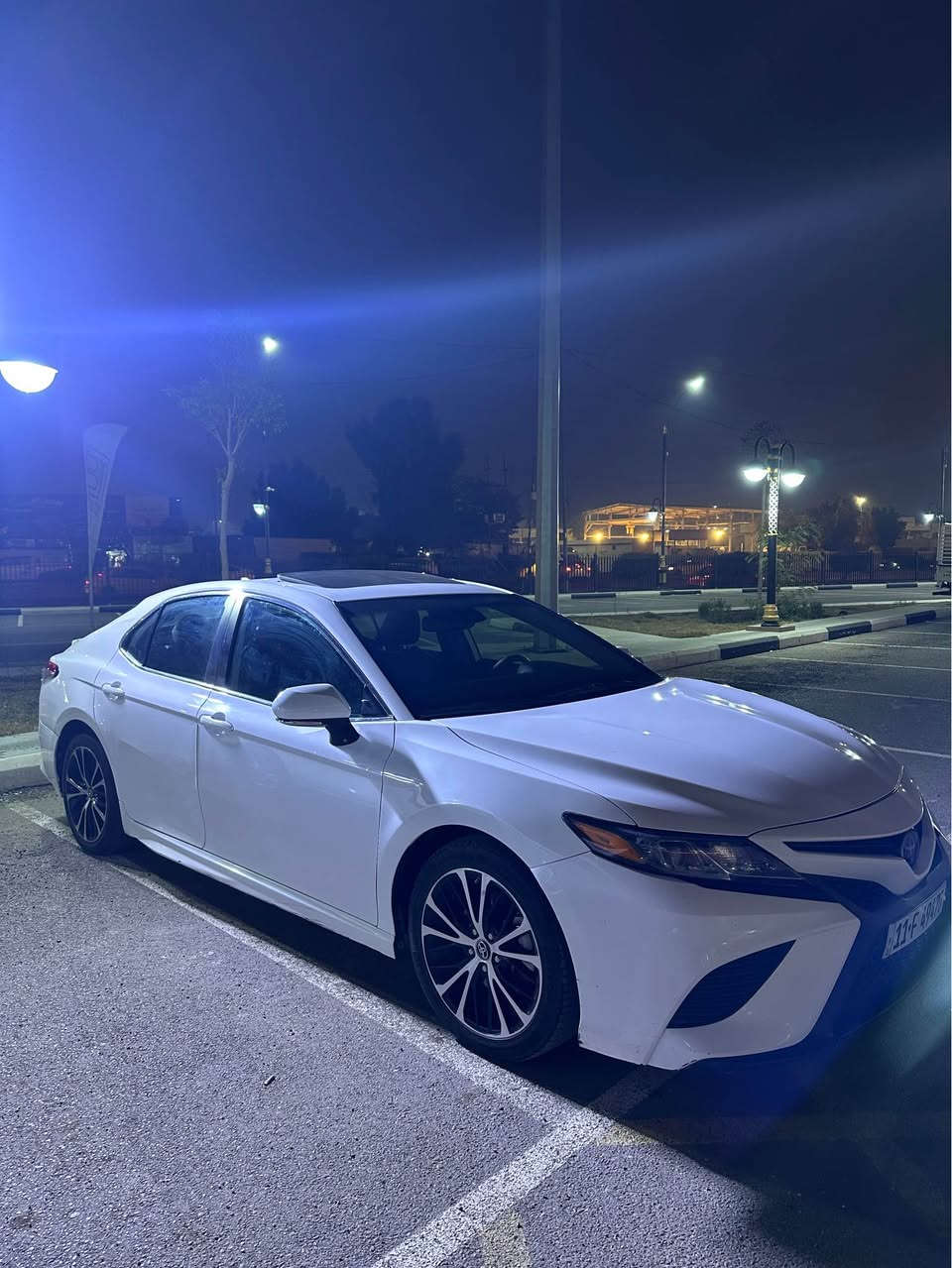 كامري موديل ٢٠١٩ فول مواصفات seبلاص ماشية ٥٩ميل مكاني بغداد حادث خلفي جاملغ وصندوك *********** بغداد, العراق
