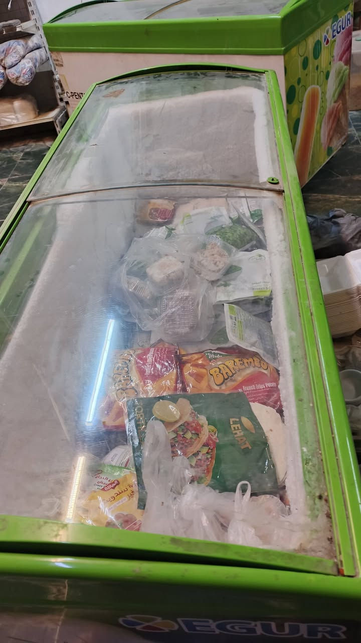 مجمدات ٧ اخوات حجم ١٨قدم حله ابو غرق وضمان شهر ***********
