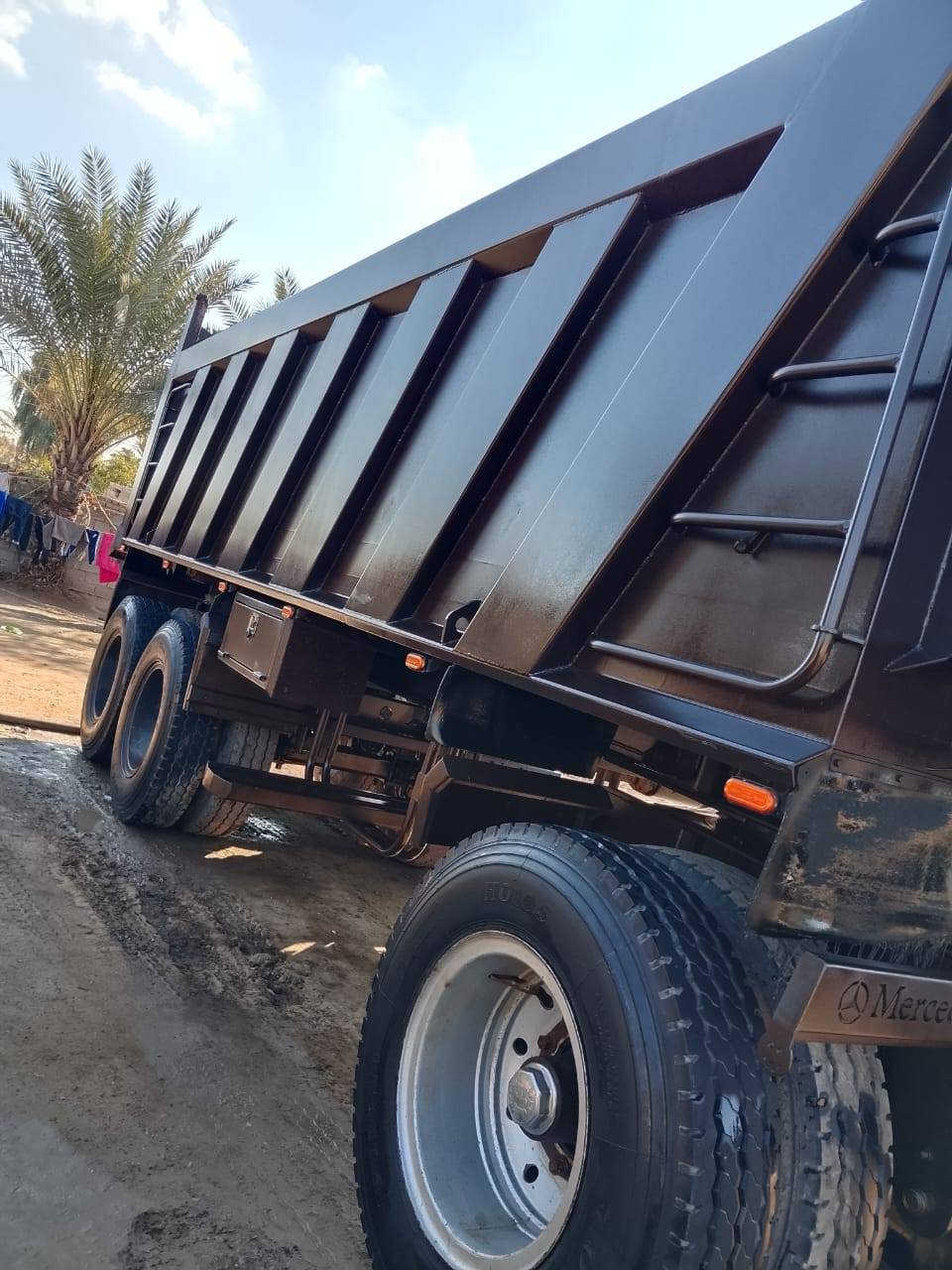 مقطوره للبيع الطول 7/25 الرتفاع145 العرض230 شاصي 14دناكير 16الاتصال على الرقم(***********) (***********) (قتيبه ابو علي اخوان مكلف بلنشر
