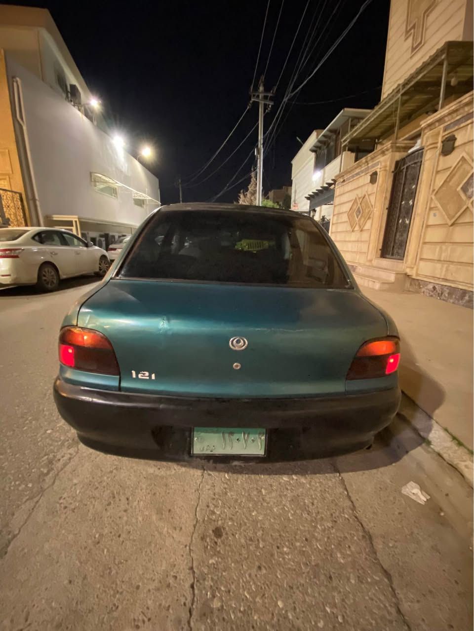 سلاوى خوا لة هةموو لايةك مازدة ١٢١ مؤديل ١٩٩١ گير عادى گير بةشةرت مةكينةى ٣٢٣ ية كةمةك دةنگى تيداية تةبريدةكةشى بةشةرت نرخى ١٠ وةرةقة و مةجالةكى برايانة شوين هةولير 
*********** أربيل, العراق
