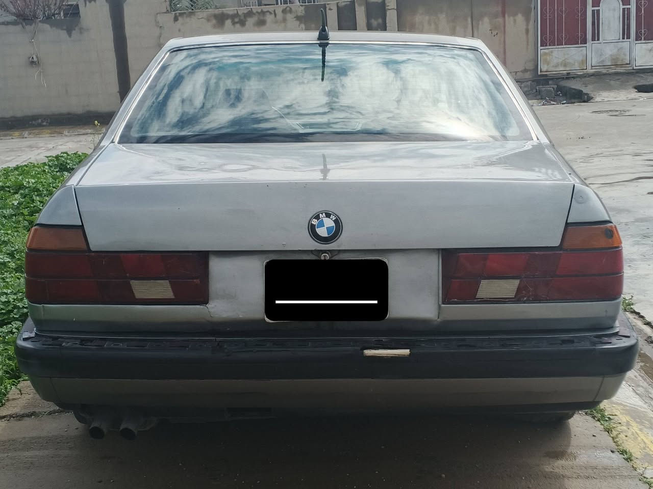 لبيع السيارة بي ام مكينه وحداديه جديد تخم تاير جديد باتري جديد السياره صبق حزام بدون حادث اشرط التحويل رقم كركوك لماني سنويه عضم عاج مشروع وطني السعر 35 وبيها مجال (***********)
