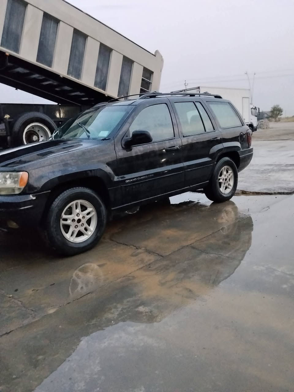 موديل 2000 محرك ففتي 3000 بدون ضربه وخياس. تبريد تدفئه شغاله.  سنويه ل27. ب55 ومجال بسيط. العنوان ديالى. تحوير حلوو.   ***********
***********.
