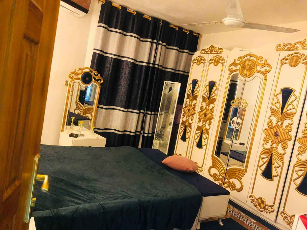 دار للبيع 🏠
📍 الموقع: زوير – قرب مشروع المي الثاني

📐 المساحة: 120 م
📄 الطابو: سند 25
✨ المواصفات:
✔️ الدار طابقين
✔️ الطابق الأرضي:
غرفة نوم
مجمع صحيات (عدد 2 خارجي + داخلي)
مطبخ حديث (مني بار)
هول + صالة
✔️ الطابق الثاني:
3 غرف نوم
غرفة مجمع صحيات
بلكونة

📞 للاستفسار والاتصال:

***********
