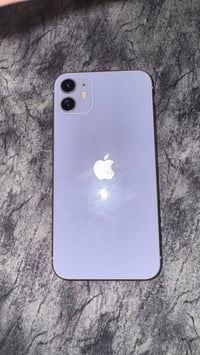 ايفون 11عادي للبيع بطاريه 78فول نضافه السعر 275بلاديي بي مجال للشراي و...