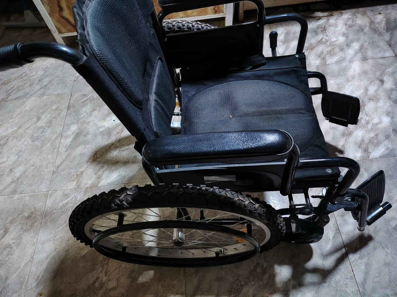 عربانة للبيع للاستفسار الاتصال بالرقم ‏‪***********‬‏ يوجد واتساب بغداد الدورة

