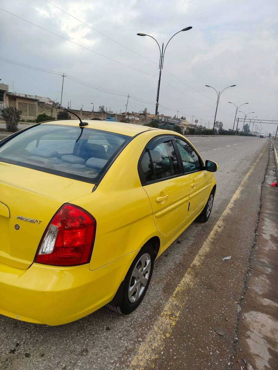 اكسنت امريكي 2009 اني الشرعي رقم نينوى هيئه غرامه صفر  منضومة غاز مع كابون بانزين ضرر صندوق ثلاث اصابع فقط بوند والباب السائق مبدلات بدون اي ضرر وبدون اي حادث بدون اي دواخل. سيارة جاهزة كبل للشارع طخم تاير وباتري جديد سعر دفتر وخمسه 
***********
