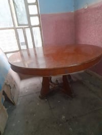 ميز طعام • حجم كبير