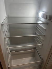 ثلاجه فستل • نظيفه كلش • للبيع