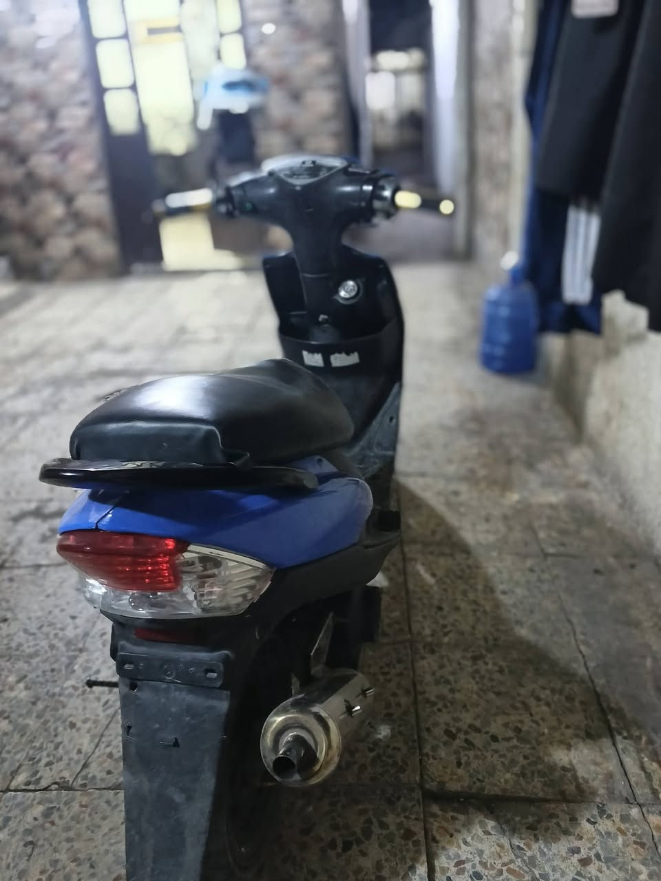 السلام عليكم شباب للبيع تخبل مكينه بلدي بدراجه تخبل نقله سلف هندره الواحد تشتغل دراجه مال لمبه بس الكفرات التجاري السعر 450 مكان بغداد الكاظميه*********** وياها كفرات الاصليه لون بيض شري يراسلني البوشه 49 بلاديه
