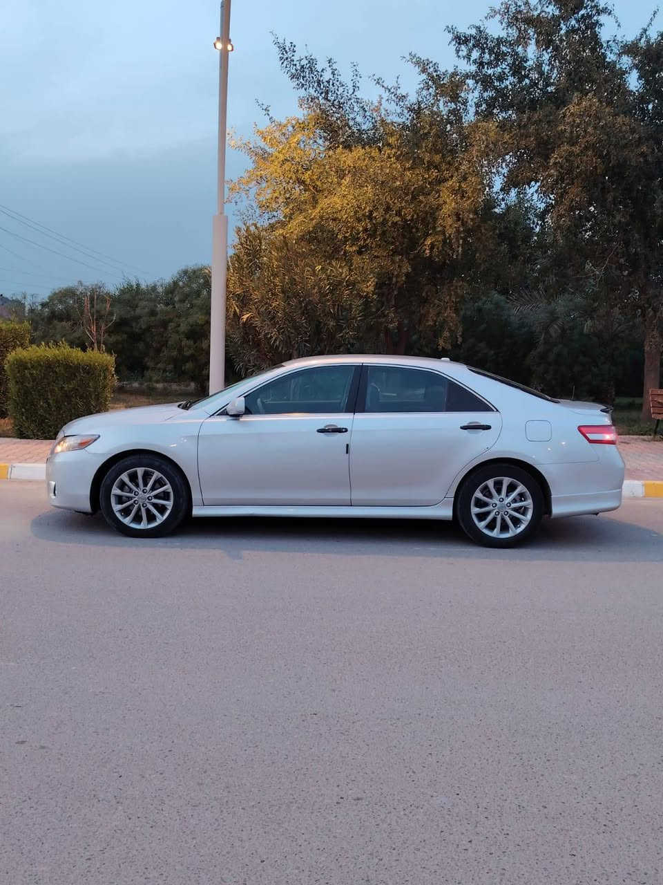 السلام عليكم للبيع بسعر 118 كامري 2010 الضرر فقط بس جاملغ السكن بدون داخل مكينه 2500 اربعه سلندر  بدون صرف وبخار شرط كير شرط الموصفات كشن كهرباء دبل كزوز داخل لونين السياره حيل جديده ماناقصه شي تخم تايرات جدد تبريد شغال تدفئه شغاله صدر امامي خلفي جديد سنويه وهزه ورقم جدد العنوان تكريت
***********
