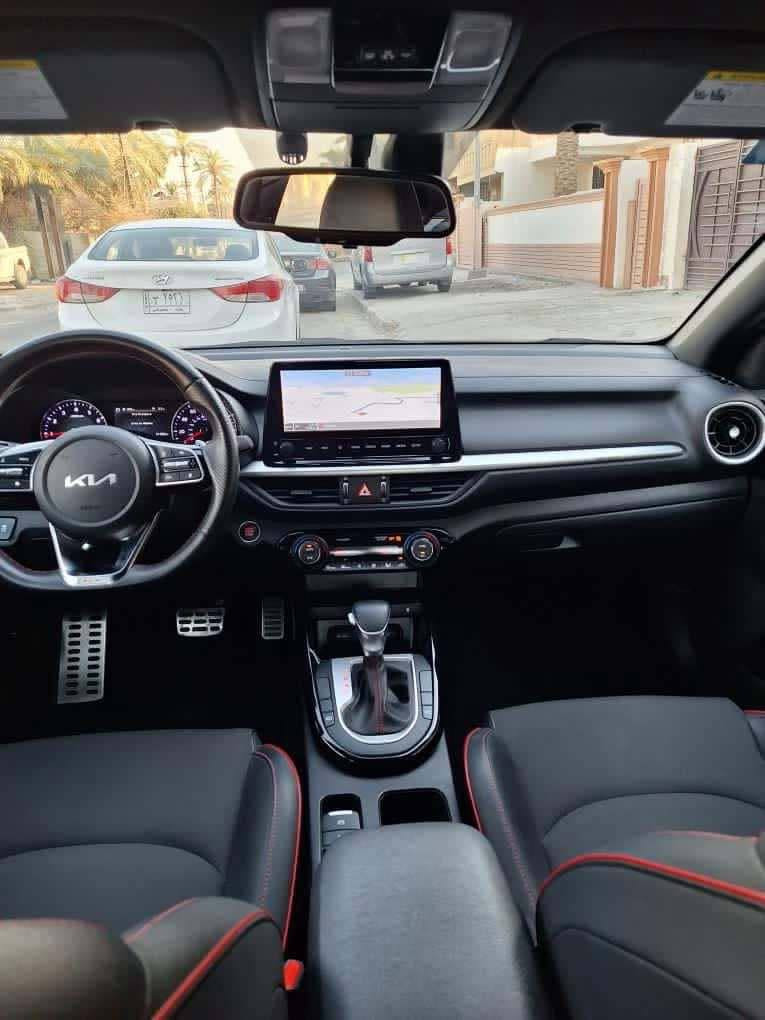 السلام عليكم.. قبل متخابر اقره التفاصيل وعلى راسي.. فورتي GT 2022 ماشية 49  بدون تبديل ليبل واحد بدون ايرباك صبغ جاملغ وحافة البنيد مواصفات محرك 1.6 تيربو كير دبل كلج DCT لايت LED بك لايت LED بصمة رادارات جانبية وامامية كاملة بدون نقص سيت كلج اصلي جديد باتري جديد من الشركة تخم بلكات جدد اصلي فيت بم كامل اصلي شركة تايرات هانكوك جدد..
رقم بغداد بأسمي.. 
بدووووووون فتحة ولا كشن كهرباء..
مكاني الغزالية شارع المشجر
***********
***********
السعر 159.. بيها مجال بسيط ان شاء الله بالمعقول..
