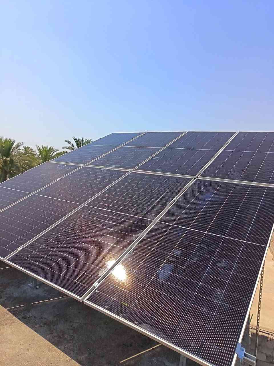 ☀️ الـكـهـربـاء مـا تـقـطـع بـعـد.. لـيـل ونـهـار! ☀️
​يونس للطاقة الشمسية يُهني أهلنا الغوالي في قضاء الخالص، وتحديداً في منطقة الغوالبة، بتشغيل منظومة الطاقة الشمسية الحديثة والمتكاملة لتوفير راحة بال تامة واستقرار كامل للكهرباء.
​🔋 مواصفات المنظومة العملاقة:
​تم تجهيز المنزل بأحدث التقنيات العالمية لضمان أعلى كفاءة واستمرارية:
​العاكس (Inverter): كرواط (Growatt) بقدرة 6.2 كيلو واط الذكي.
​البطارية: LVTopsun بسعة ضخمة 16k لتخزين يدوم طويلًا.
​الألواح: 8 ألواح من شركة جينكو (Jinko) العالمية بقدرة 620 واط للوح الواحد.
​النتيجة: تجهيز المنزل بـ 16 أمبير كاملة (ليلي ونهاري) وبدون انقطاع!
​💡 وداعاً للمولدات وأهلاً بالطاقة النظيفة والمجانية من رب العالمين!
​📍 تفضلوا بزيارتنا:
​في خدمتكم دائماً لتقديم أفضل الاستشارات والمنظومات التي تناسب احتياجاتكم.
​العنوان: ديالى - بعقوبة - التحرير - مقابل قيادة شرطة ديالى.
​📞 للاستفسار أو التواصل (اتصال + واتساب):
​رقم الهاتف: ***********
​يونس للطاقة الشمسية.. خيارك الأول لمستقبلٍ مضيء!
