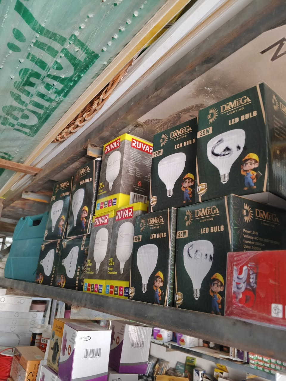 للبيع اغراض المحل كامل ويشتغل  العنوان بعقوبة تقاطع القدس خلف مطعم ابو حمره الاتصال ***********
