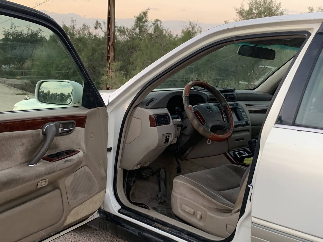 السلام عليكم  للبيع او مراوس السعر 31
ادوات دوات كصة جنطه
السيارة متومه طبق الاصل ارقام وسنويه حفر مال مرور
كير ومحرك فيفيتي المرغوب شحم انسه الصرف 
حدادية ١٠٠ بالميه طوبه 
تبريد ثلج
دكمتين 
برده خلفيه 
4 كشنات كهرباء 
اثلث ابو عيون رياضي 
كاعية مغلفه جلد 
شاشه 
شفتات ستيرن 

كهربائيات من الطول للطول 
مسجل سماعات كامله 
جاهزه كلش للاخير للجناي 
كشر كلش حلوه 
شغل باجات 
المكان ذي قار سوق الشيوخ 
*********** واتساب واتصال
