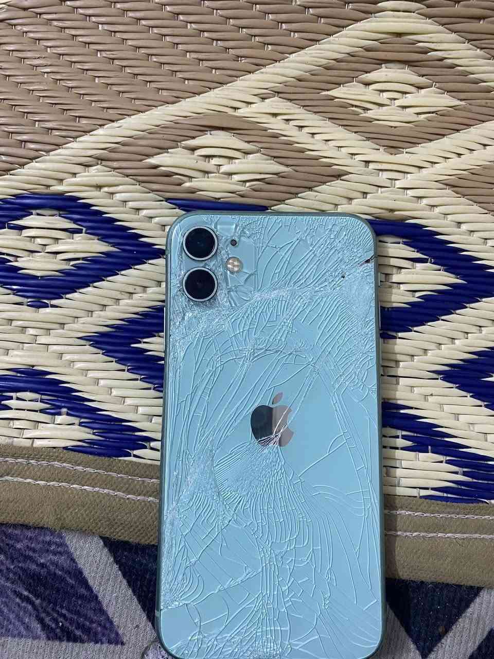 ايفون ١١ تفصيخ البيع والبورد شغال السعر ٥٧
الرقم الهاتف/***********
