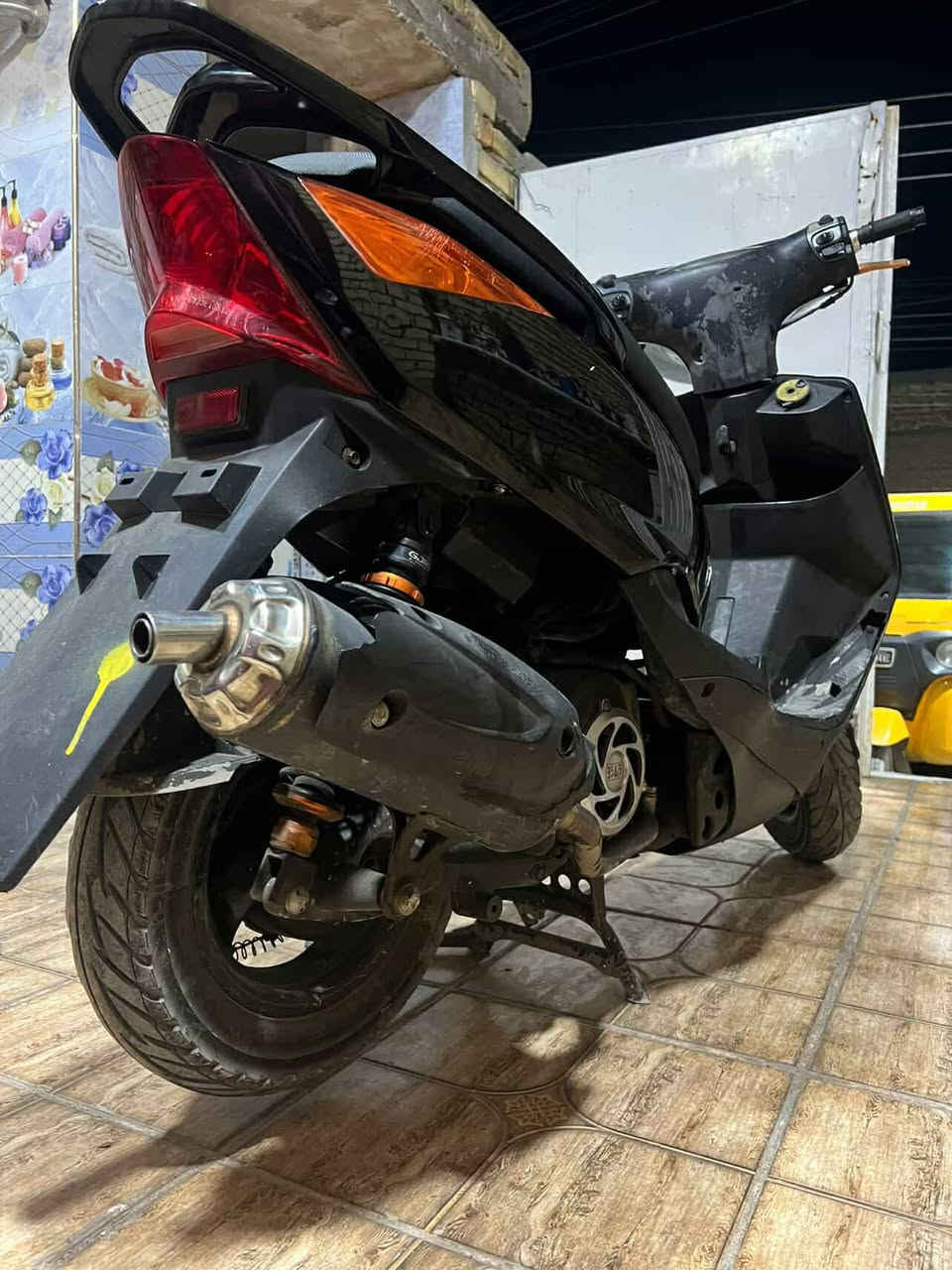 سلام عليكم دراجه ثعلب مزوده نواعم مكينه بلاديه ما مفتوحه شلعه ومعدل
مال رمبه صارله أربع أيام 
مكاني بغداد الحسينية الراشديه
***********
