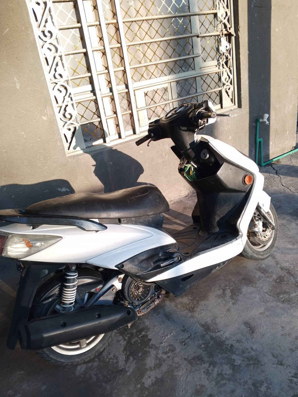 السلام عليكم سكنس للبيع دراجه كامله مكمله ب550 وبيها مجال ‏‪***********‬‏للاستفسار
