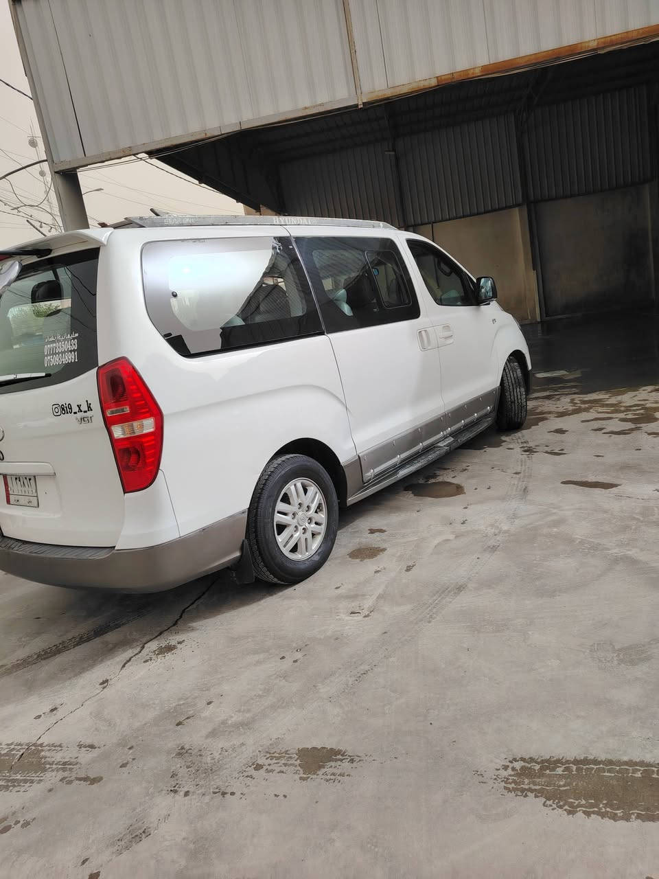 18ادبلوو اصل سياره  بيها جاملغين خلفي  رش كوريا فقط+بالعراق جاملغ امامي معدل بارد مكينه بلاديه  حداديه وتخم تاير جديد سياره جاهزه للشغل كبل مصفره هيئه وضريبه  رقم بابل  معروضه ٢٤٠ وبيها مجال *********** *********** مكان السياره الفلوجه
