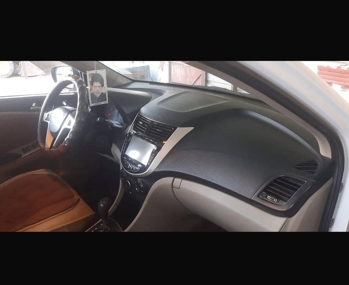 السلام عليكم اكسنت موديل ٢٠١٦ ماشيه١٠٠ صبغ الجاملغ الامامي الايمن الهلال فقط فول مواصفات تحويل ثاني يوم باسمي السعر ١٢٥ بيها مجال محرك كير مكفول مكينه ١٦٠٠تخم تاير السياره جاهزه اتصل ***********
