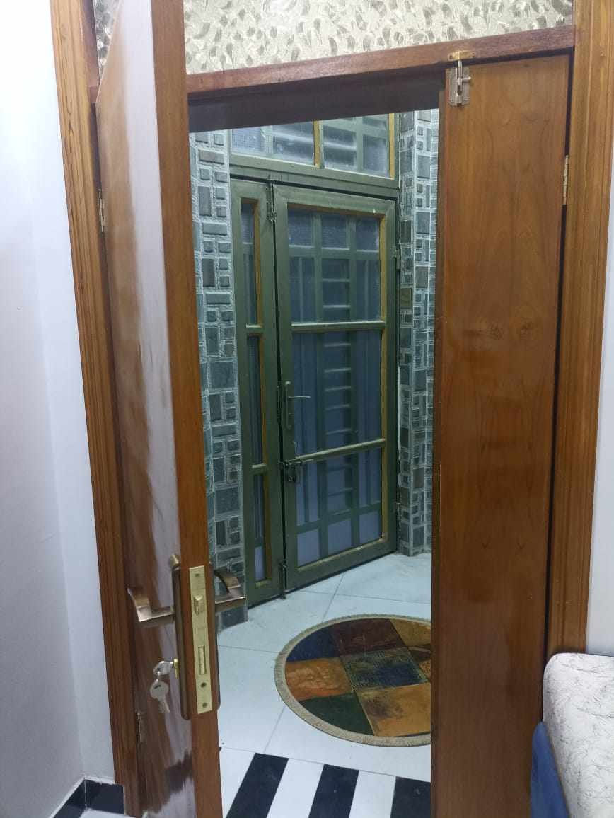 بيت   للبيع

المساحه - 200م
السعر -350
العنوان - الموحيه  مقاطعه 38 قرب امتداد الصفا
تفاصيل البناء -طابقين مسلح حديث
ط1 - غرف عدد2+صاله+استقبال+مطبخ+صحيات
ط2 - هيكل مسقف
مطلوب اسكان 60 مليون

للمزيد من المعلومات يمكنكم التواصل معنا 
على صفحة الفيس بوك ( المثنى للعقار) 
او الاتصال على الرقم التالي 
ابو سيف  ***********
*********** 
للمزيد من العروض الدخول على الرابط
https://web.facebook.com/groups/353423759199621
او قناتنا على اليوتيوب
https://youtu.be/wNJnyaBvaoU ناصرية, ذي قار
