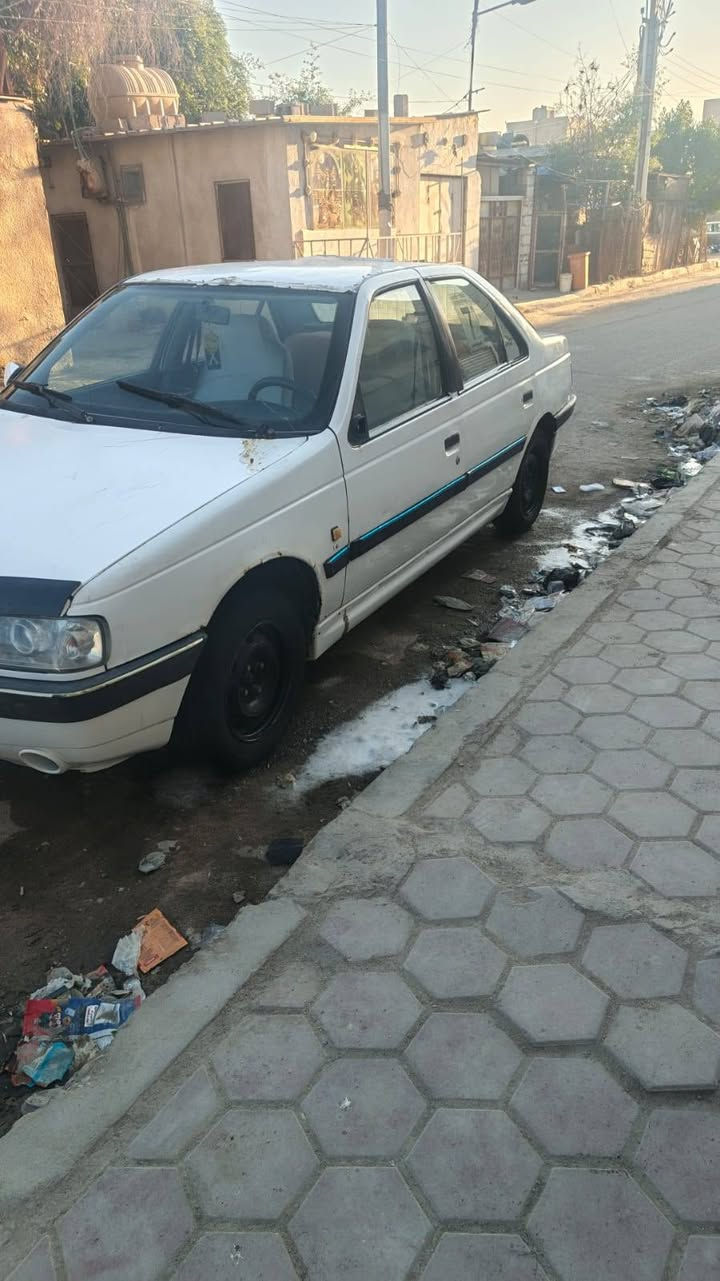 سلام عليكم سياره بيجو 405 للبيع ١٩ ورقه وهذه رقم الهاتف  *********** بي وتساب وشريحه البصرة, العراق
