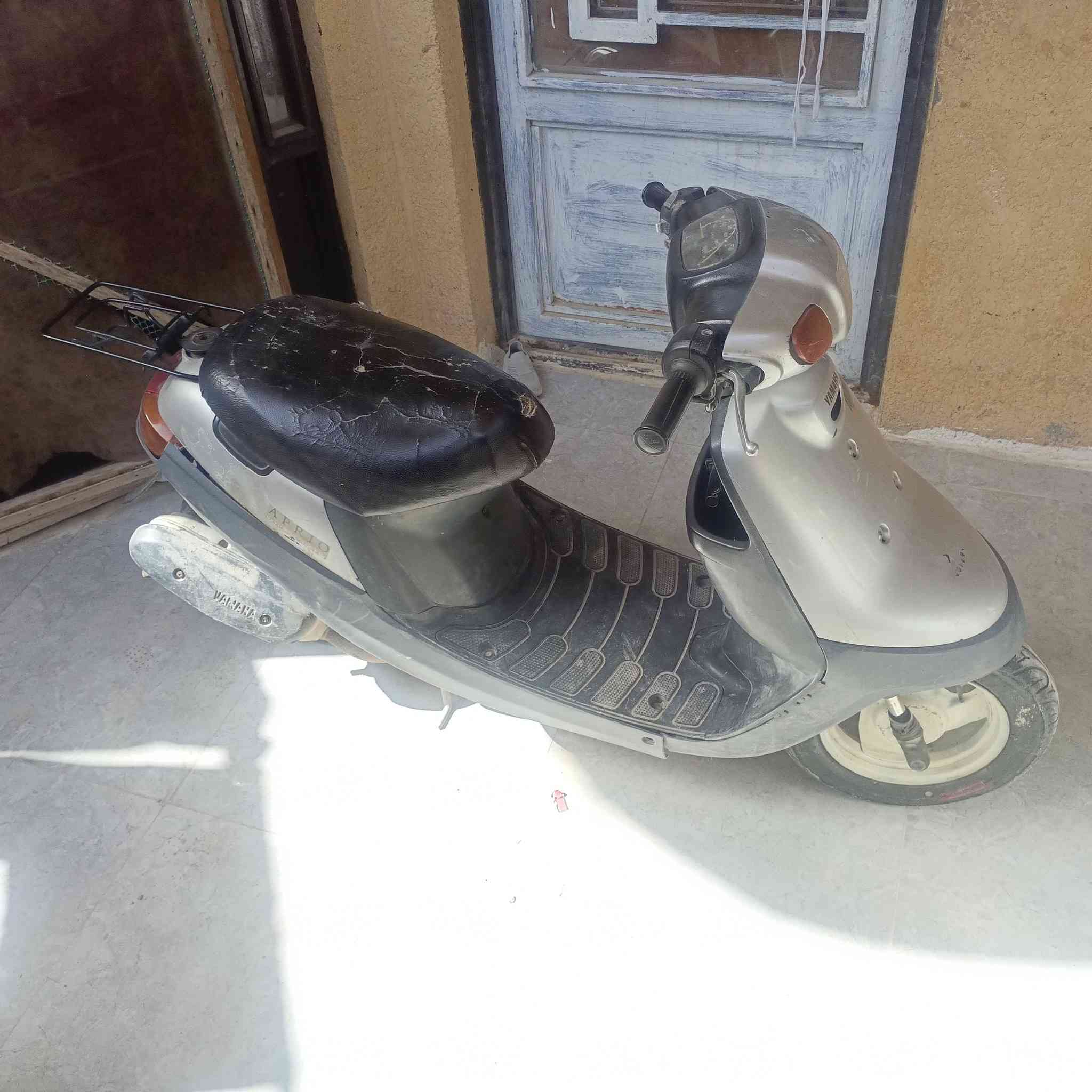 سلام عليكم اخوان للبيع دراجه بطه نظيفه وجاهزة نقص باتري فقط السعر ٤٢٥ العنوان كربلاء الحر الصغير الاتصال على الرقم ***********
