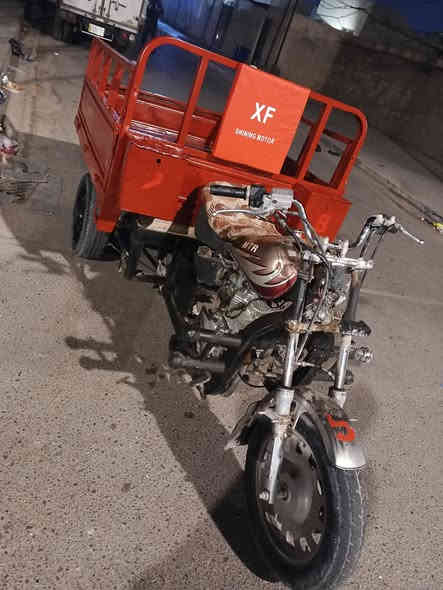 السلام عليكم ستوته للبيع ستوته ادوات اكفل لك اياها من السرقه العنوان قبله حي الجامعه السعر 700 وبيها مجال قليل حك الجيه ***********
