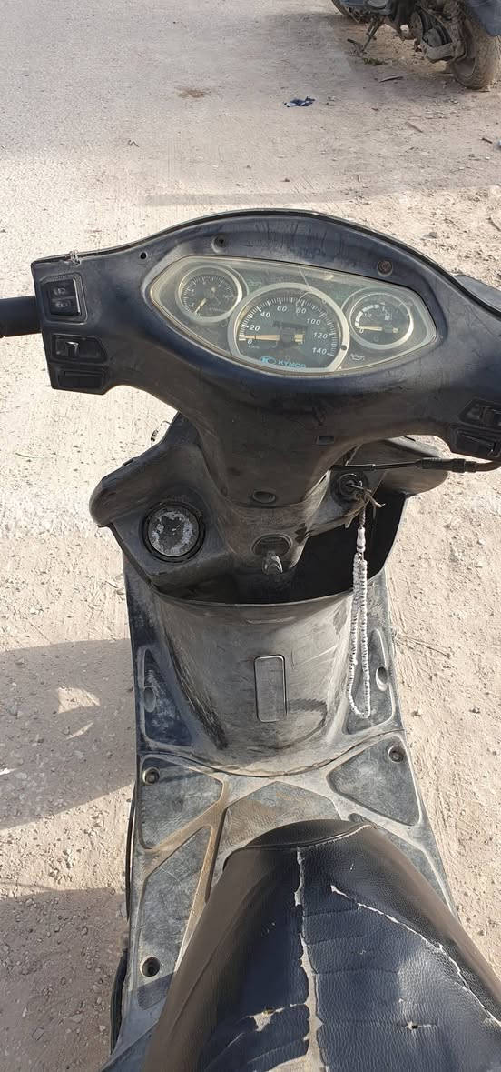 سلام عليكم بيع مستعجل مو شراي لتعبني اخيك كامكو جي فور دراجه حاويه نقص كفرات مكينه برغي ما مفتوح منه علفحص شرط صاروخ رونه ذا ما دك ١٠ لتاخذه نقص باتري ب٢٠٠ الف مكاني عسكري كبل نجف رقمي ***********
