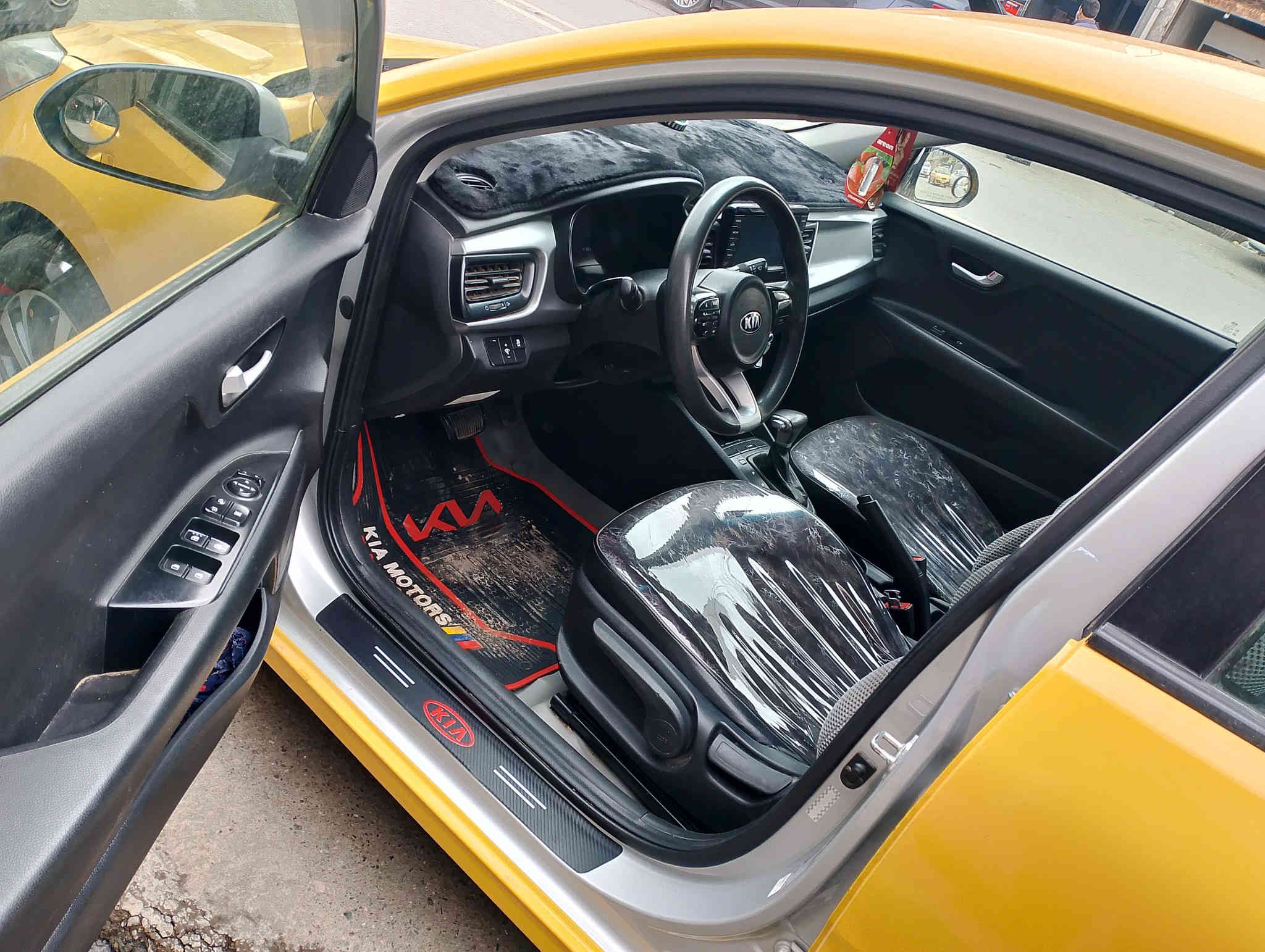 السلام عليكم
كيا ريو 🚕 
موديل 2020👋
وارد امريكي 🇺🇲 
رقم بغداد أوربي 👋 هوه شرعيها البيعك 👋 
سنويه وهزه جديده 🙋 هيئه وغرامة صفر 🚦 
كاربون بانزين ⛽ 
محرك وكير شرط 👋 
مواصفات نص فول 🙋 
طخم تاير طخم امامي خلفي جديد 👋 
📢ظررها جاملغ امامي اليمين والباقي شرط وكدام العين 
🛑#السعر 122$💸 وبيها مجال 
#العنوان #الموصل #موصل_الجديده قرب جامع الايقظه شارع البطاريات 
🛑 1️⃣ اوقات العمل🕰️الاتصال من الساعه التاسعه صباحا الى الساعه العاشره ليلا🛑
🛑2️⃣بلتلفون قفل ماكو تعال ودفع سعر اليعجبك 🛑
#مكتب_ارض_السلام #لبيع_وشراء_السيارات 
🛑 #باداره/ سلام الراشدي 
***********📱كورك 📞
***********📱اسيا📞
