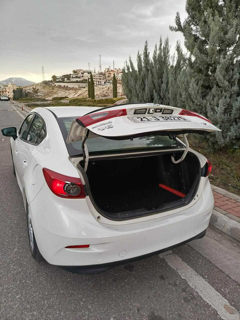 مازدا ٣ ٢٠١٦
مواسفات خلیجی
یەک پەلە بۆیاخی هەیە و هیچی کەی نییە
سەنەوی تازەیە
گێڕ مەکینە و هەموشتی بەشەرتە
سعری:١١٥$

0771 969 74 31 السليمانية, العراق
