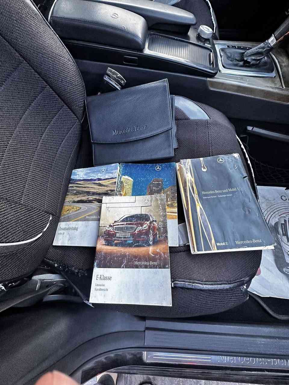 مرسيدس E200
الموديل: 2010
المحرك:  أربعه سلندر 2000 سي سي توربو
الممشى: ١٥٠ الف كم قابل للزياده 
الضرر : حاملغ خلفي 

طبعا السياره وارد خليجي و معروفه مواصفات ال E200 + السياره عليها كت كامل AMG و السياره رقمها بغداد
-
💰 السعر:  155 ورقه  (قابل للتفاوض
البسيط)
📞 واتساب / اتصال: *********** 
📍 الموقع: الفلوجه
