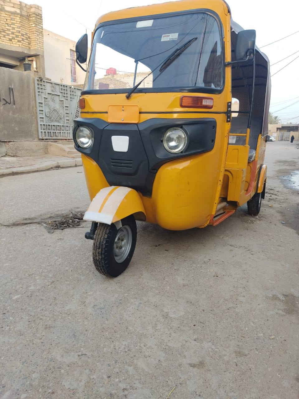 تكتك 19 ليموني مرقم سنويه الكشر مكفول فقط خياس معمر المحرك مفتوح تكتك جاهزه مال جناي ما ناقصه شي كهربائيات تراي فول كبل للشارع السعر 5 و600 وبيه مجال قليل للشراي المكان العماره حي العسكري ***********
